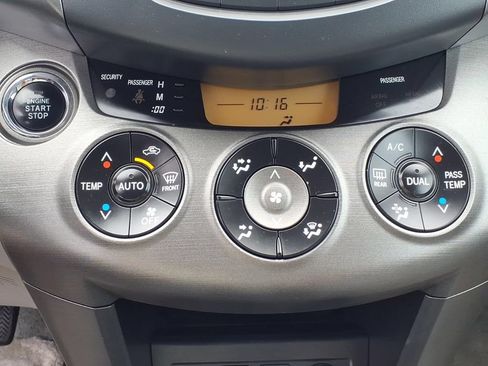 Used 2011 Toyota RAV4 Limited w/ Limited Extra Value Pkg AWD/4WD image 8
