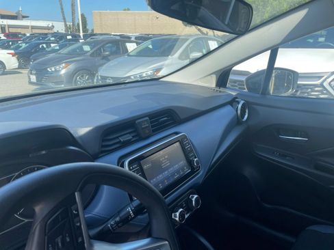 Used 2025 Nissan Versa SV FWD image 33