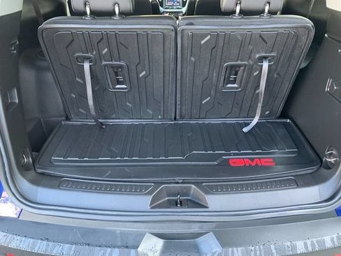 Used 2023 GMC Acadia SLT AWD/4WD image 17