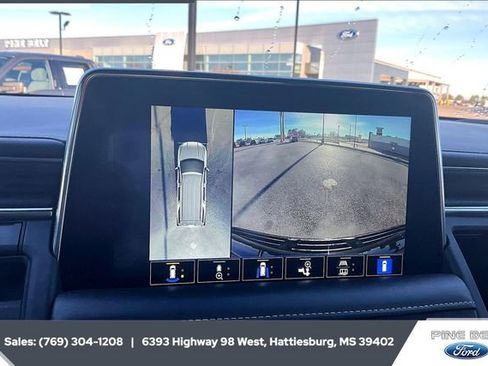 Used 2022 GMC Yukon SLT w/ SLT Luxury Package image 15