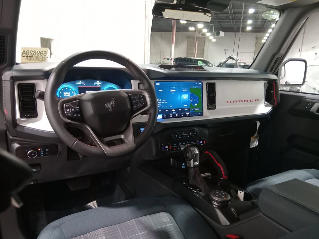Certified 2025 Ford Bronco Heritage Edition AWD/4WD image 15