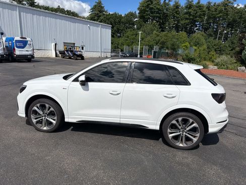 Used 2021 Audi Q3 2.0T Premium Plus w/ Premium Plus Package AWD/4WD image 9