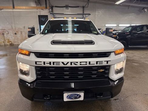 Used 2021 Chevrolet Silverado 2500 Custom w/ Custom Value Package image 2