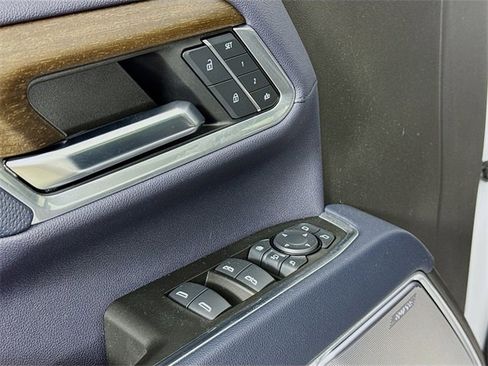 Used 2025 Chevrolet Silverado 3500 High Country w/ High Country Premium Package image 20