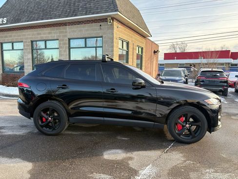 Used 2020 Jaguar F-PACE Premium image 4