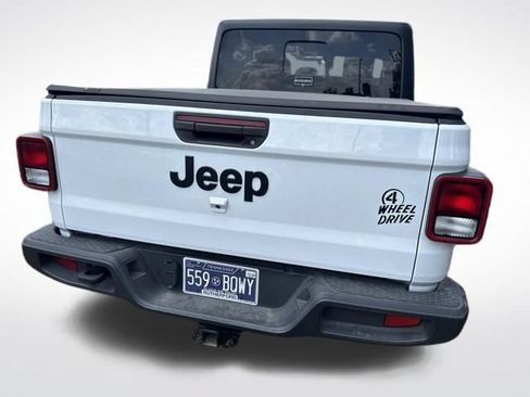 Used 2023 Jeep Gladiator Sport AWD/4WD image 5