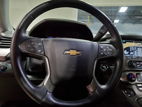 Used 2020 Chevrolet Suburban Premier image 28
