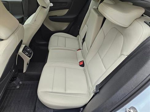 Used 2026 Volvo XC40 B5 Ultra w/ Climate Package image 11