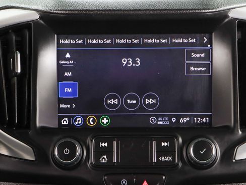 Used 2024 GMC Terrain SLT FWD image 19