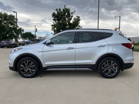 Used 2018 Hyundai Santa Fe Sport FWD image 2