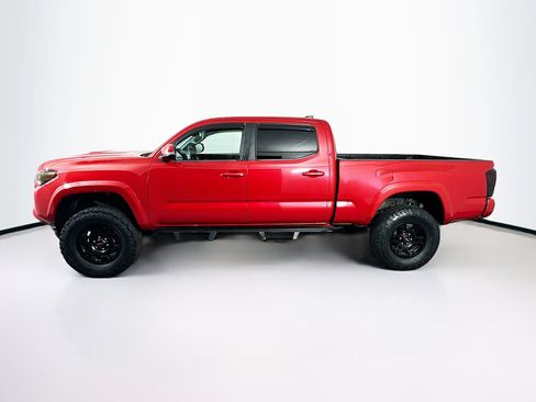 Used 2017 Toyota Tacoma TRD Sport w/ Tow Package RWD image 4