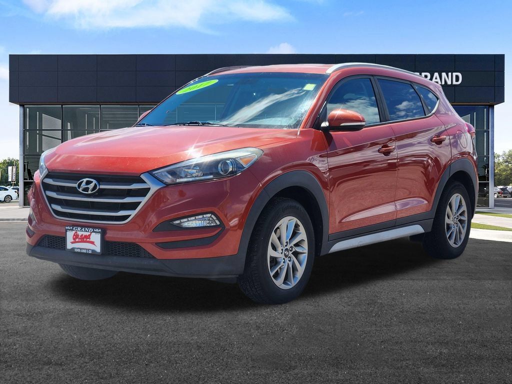 Used 2017 Hyundai Tucson SE Plus w/ Cargo Package AWD/4WD image 4