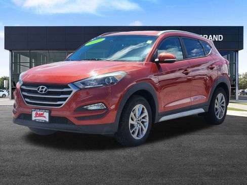 Used 2017 Hyundai Tucson SE Plus w/ Cargo Package AWD/4WD image 4
