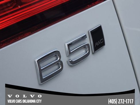 New 2026 Volvo V60 B5 Cross Country Plus w/ Climate Package AWD/4WD image 8