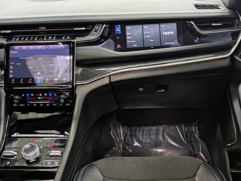 Used 2023 Jeep Grand Cherokee Trailhawk image 6