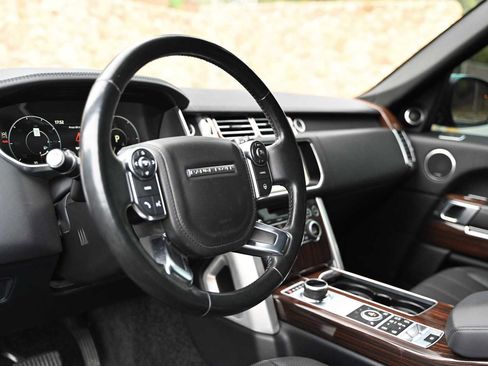 Used 2017 Land Rover Range Rover HSE AWD/4WD image 12