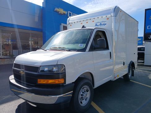 New 2025 Chevrolet Express 3500 w/ Power Convenience Package image 5
