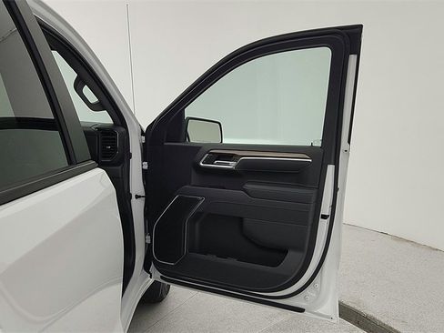 Certified 2025 Chevrolet Silverado 1500 LT image 30