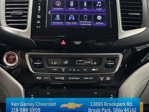 Used 2018 Honda Pilot Touring image 16