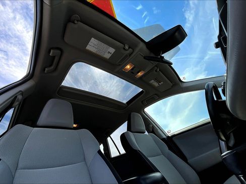 Used 2017 Toyota RAV4 XLE image 15