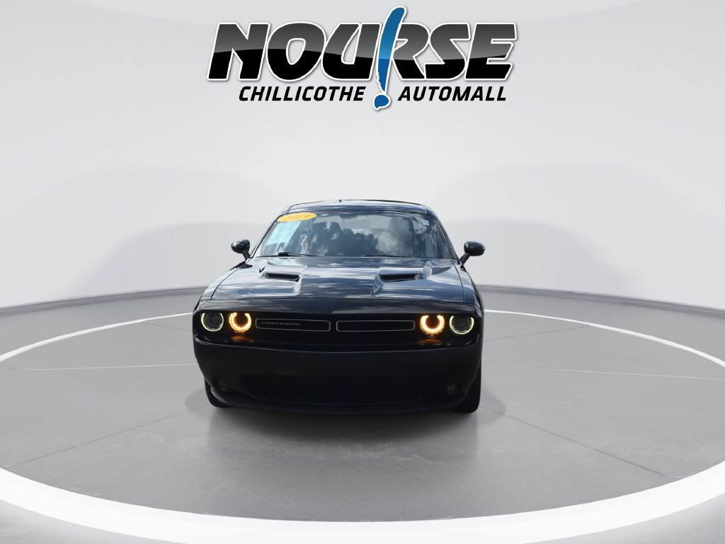 Used 2019 Dodge Challenger SXT w/ Driver Convenience Group RWD image 3