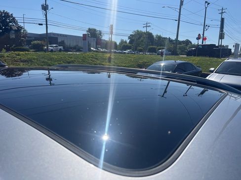 New 2025 Volkswagen Taos SE image 13