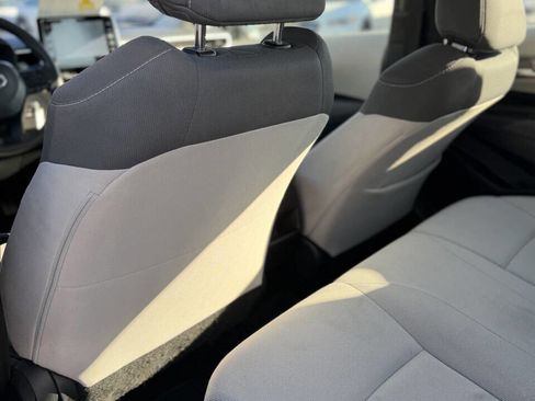 Used 2020 Toyota Corolla LE image 19