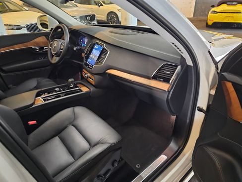 Certified 2023 Volvo XC90 B6 Plus w/ Protection Package AWD/4WD image 10