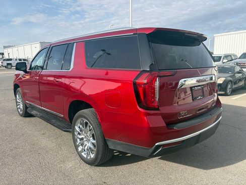 Used 2024 GMC Yukon XL SLT w/ SLT Luxury Package image 3