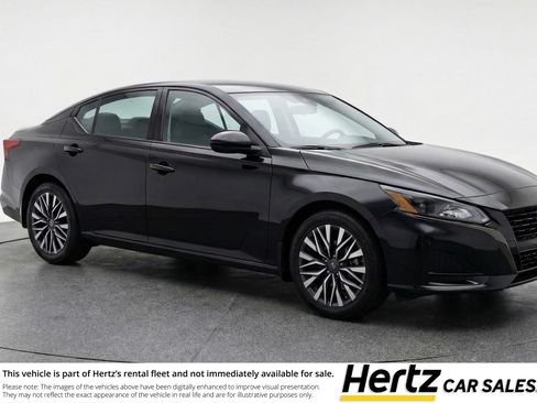 Used 2025 Nissan Altima 2.5 SV FWD image 1