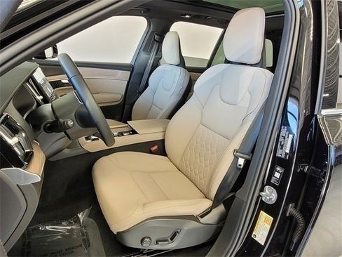 Certified 2026 Volvo XC90 B6 Plus w/ Protection Package image 7