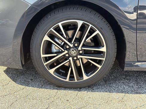 New 2026 Toyota Camry Hybrid FWD image 11