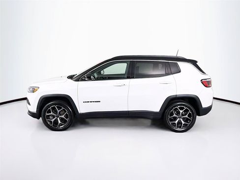 Used 2025 Jeep Compass Limited AWD/4WD image 4
