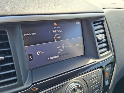 Used 2020 Nissan Pathfinder SV FWD image 14