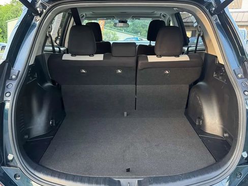 Used 2017 Toyota RAV4 XLE FWD image 6