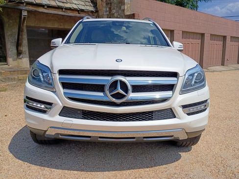 Used 2015 Mercedes-Benz GL 450 4MATIC image 3