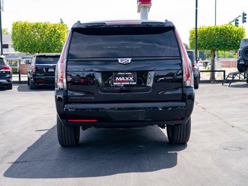 Used 2019 Cadillac Escalade Premium Luxury AWD/4WD image 10