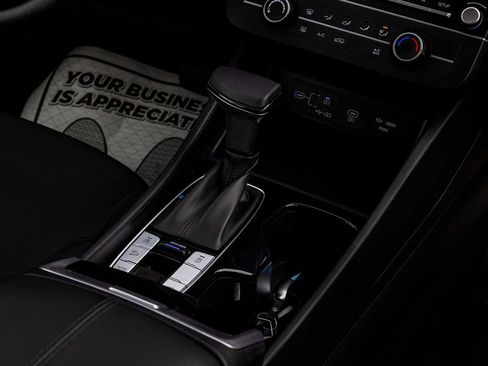 Used 2025 Hyundai Tucson SE image 26