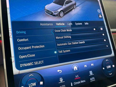 Used 2022 Mercedes-Benz S 580 4MATIC Sedan w/ AMG Line Package image 36