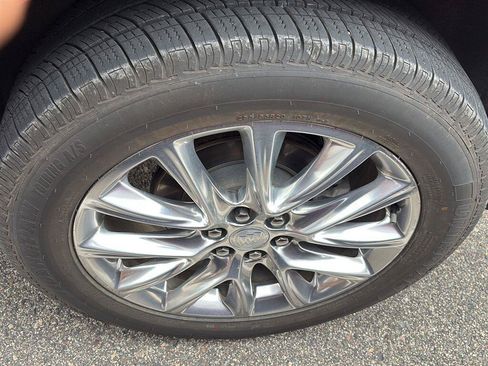 Used 2021 Buick Enclave Essence AWD/4WD image 6