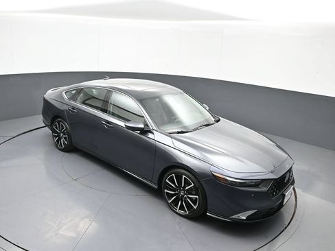 Used 2025 Honda Accord Touring image 35