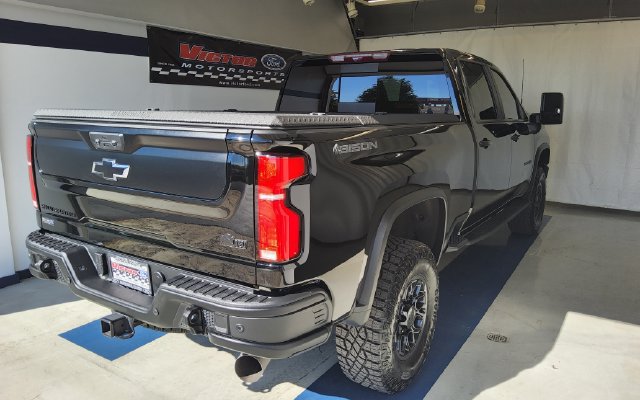 Used 2025 Chevrolet Silverado 2500 ZR2 w/ ZR2 Bison Edition AWD/4WD image 3