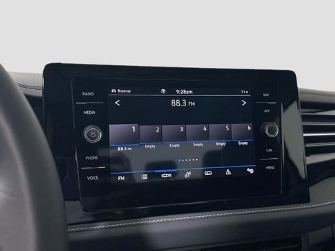 Certified 2025 Volkswagen Jetta SEL image 9