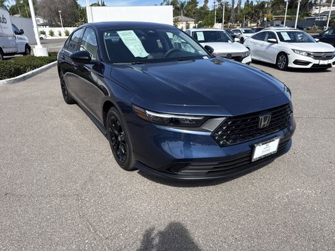 Certified 2025 Honda Accord SE image 7