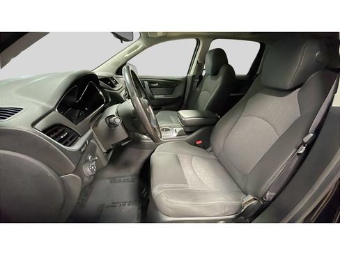 Used 2015 Chevrolet Traverse LT w/ Style and Technology Package FWD image 12