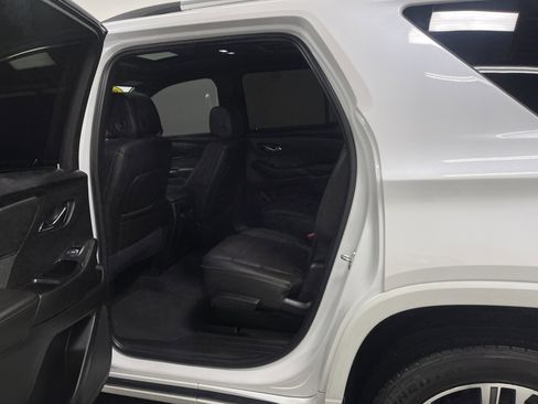 Used 2023 Chevrolet Traverse High Country image 13