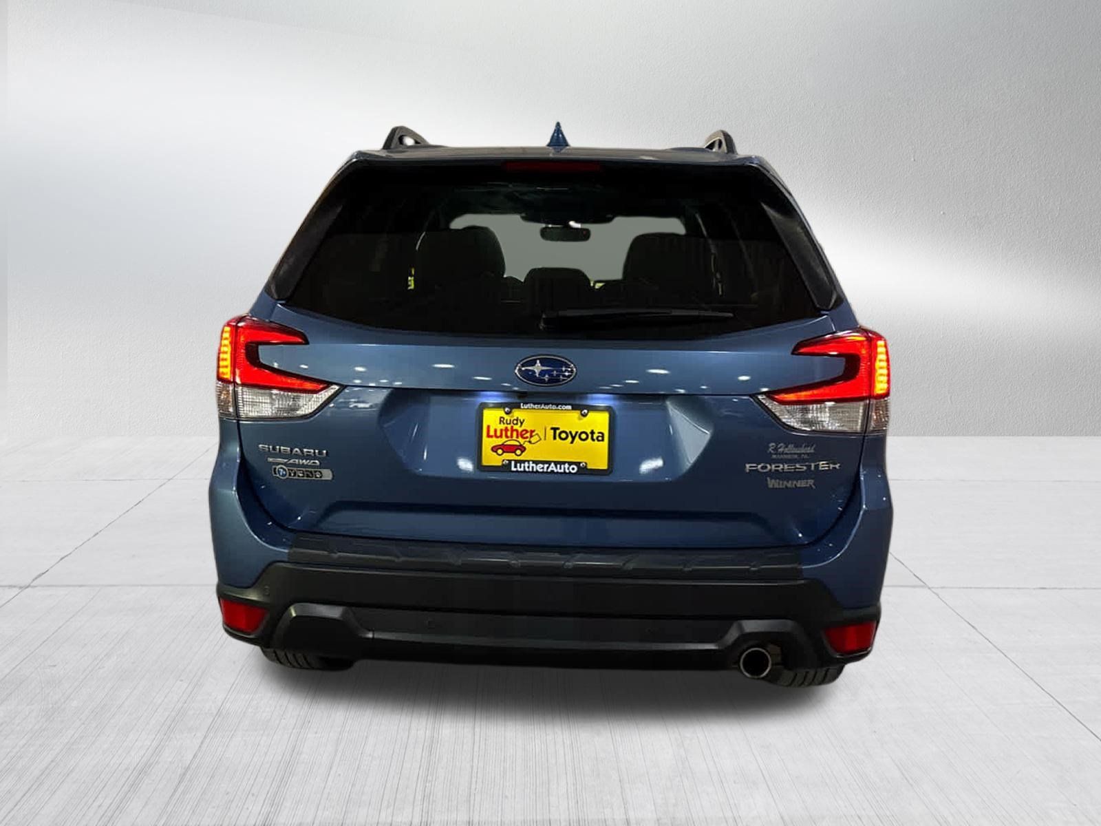 Used 2022 Subaru Forester Limited AWD/4WD image 10
