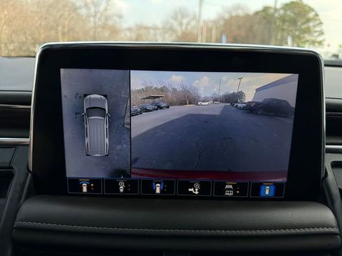 Used 2021 Chevrolet Suburban LT w/ LT Signature Package image 28