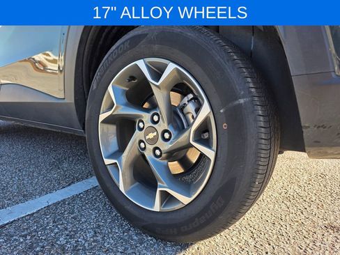 Certified 2025 Chevrolet Trax LT w/ LT Convenience Package image 31