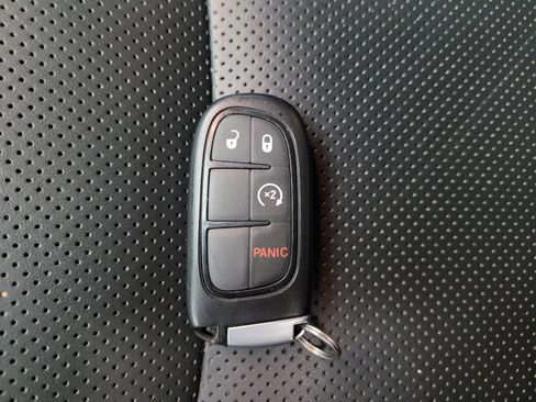 Used 2021 Jeep Cherokee Latitude Lux FWD image 32